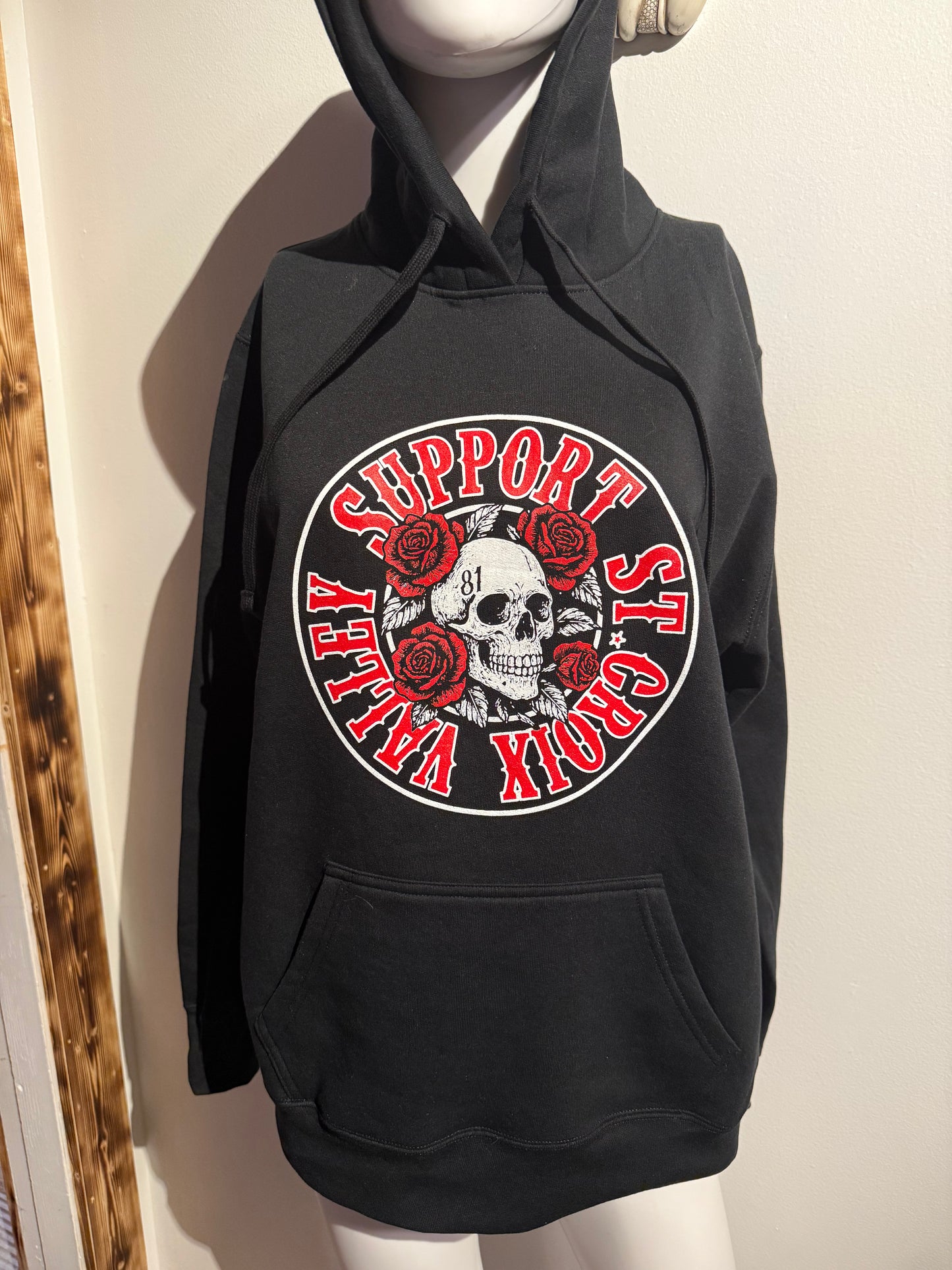 # 62 Skull & Roses hoodie